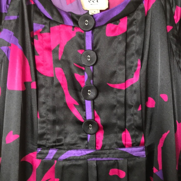 A fun colorful dress - Picture 2 of 8